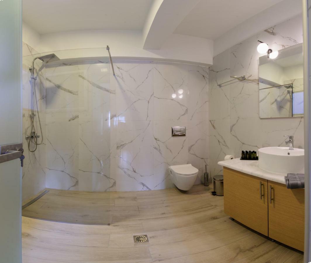 Status Luxury Apartments And Penthouse Parga Exterior photo